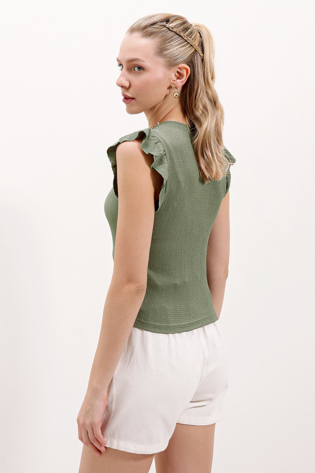 Olive Waves